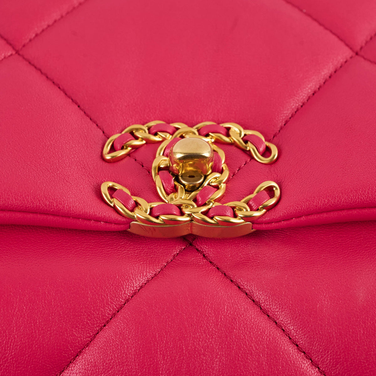 Chanel 19 Large Coral Pink Goatskin - photo 16