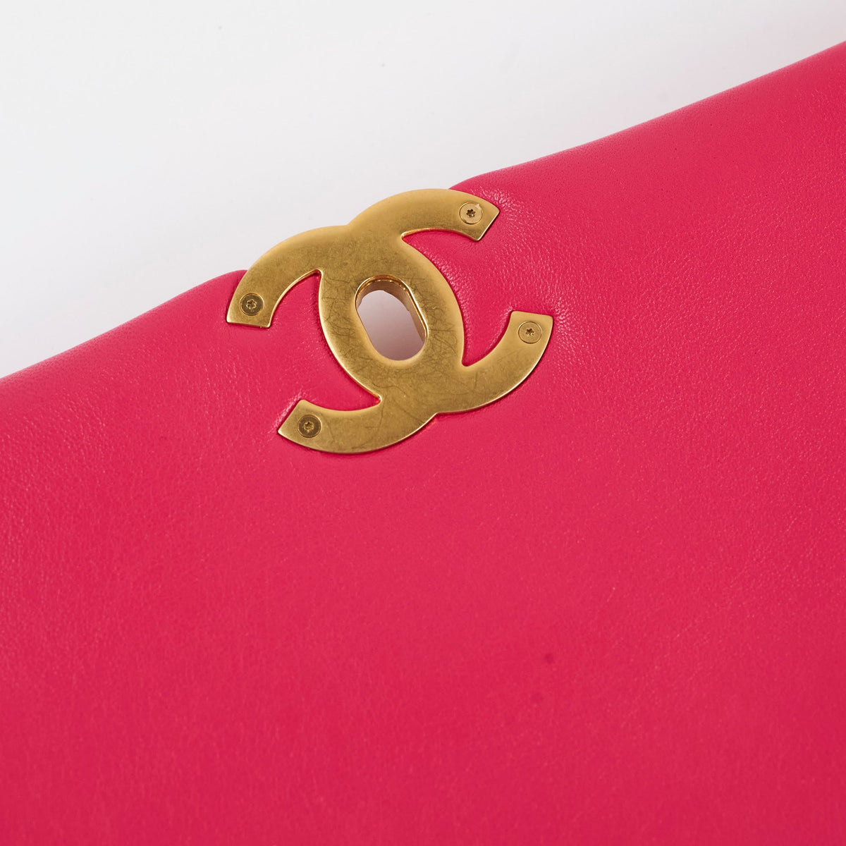 Chanel 19 Large Coral Pink Goatskin - photo 12