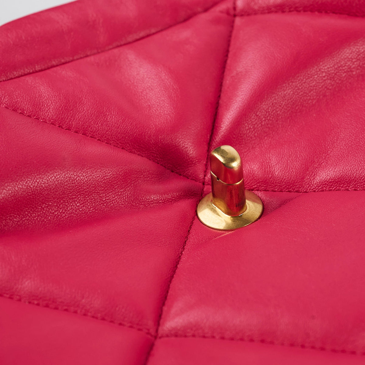 Chanel 19 Large Coral Pink Goatskin - photo 7