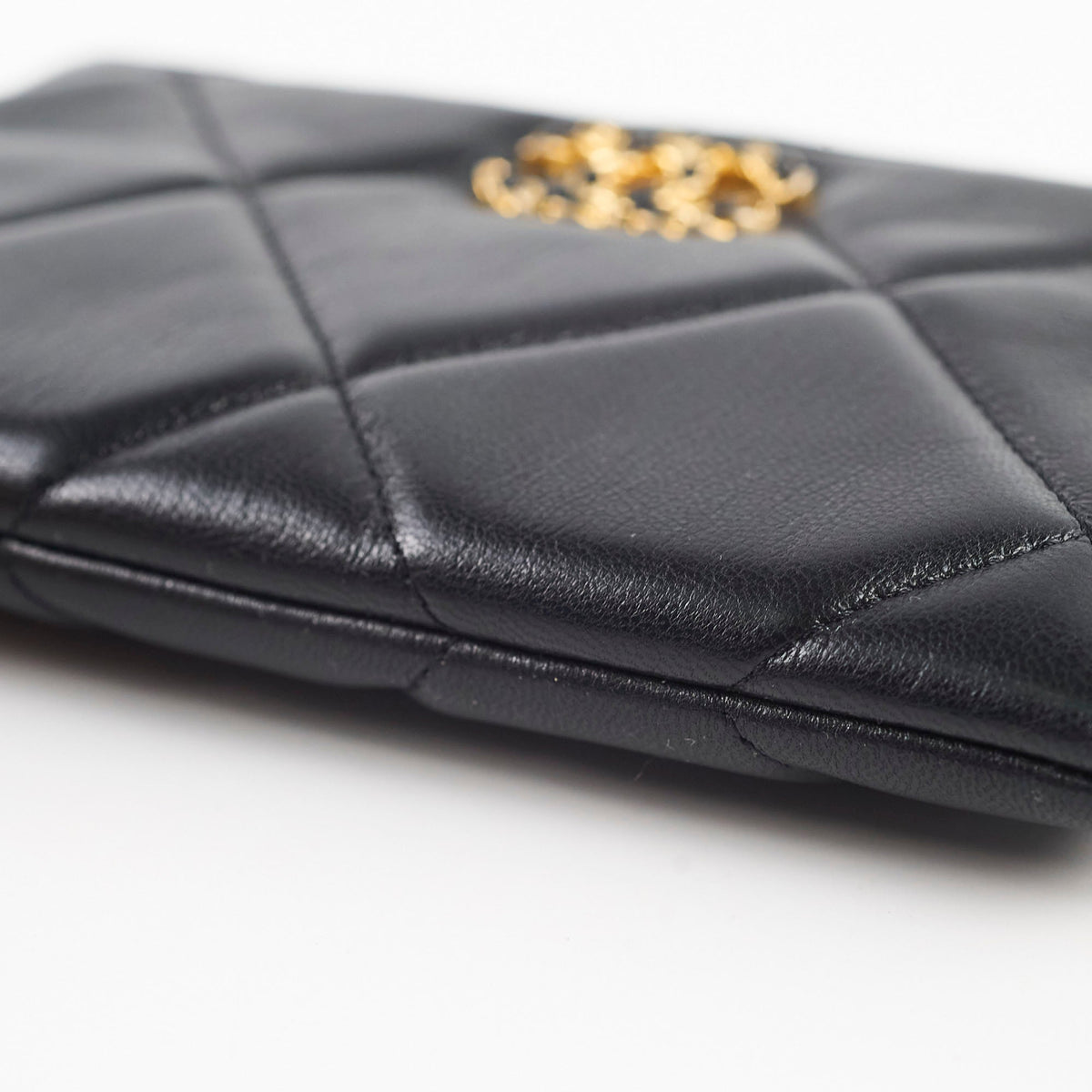 Chanel 19 O Case Black 30 Series - photo 8