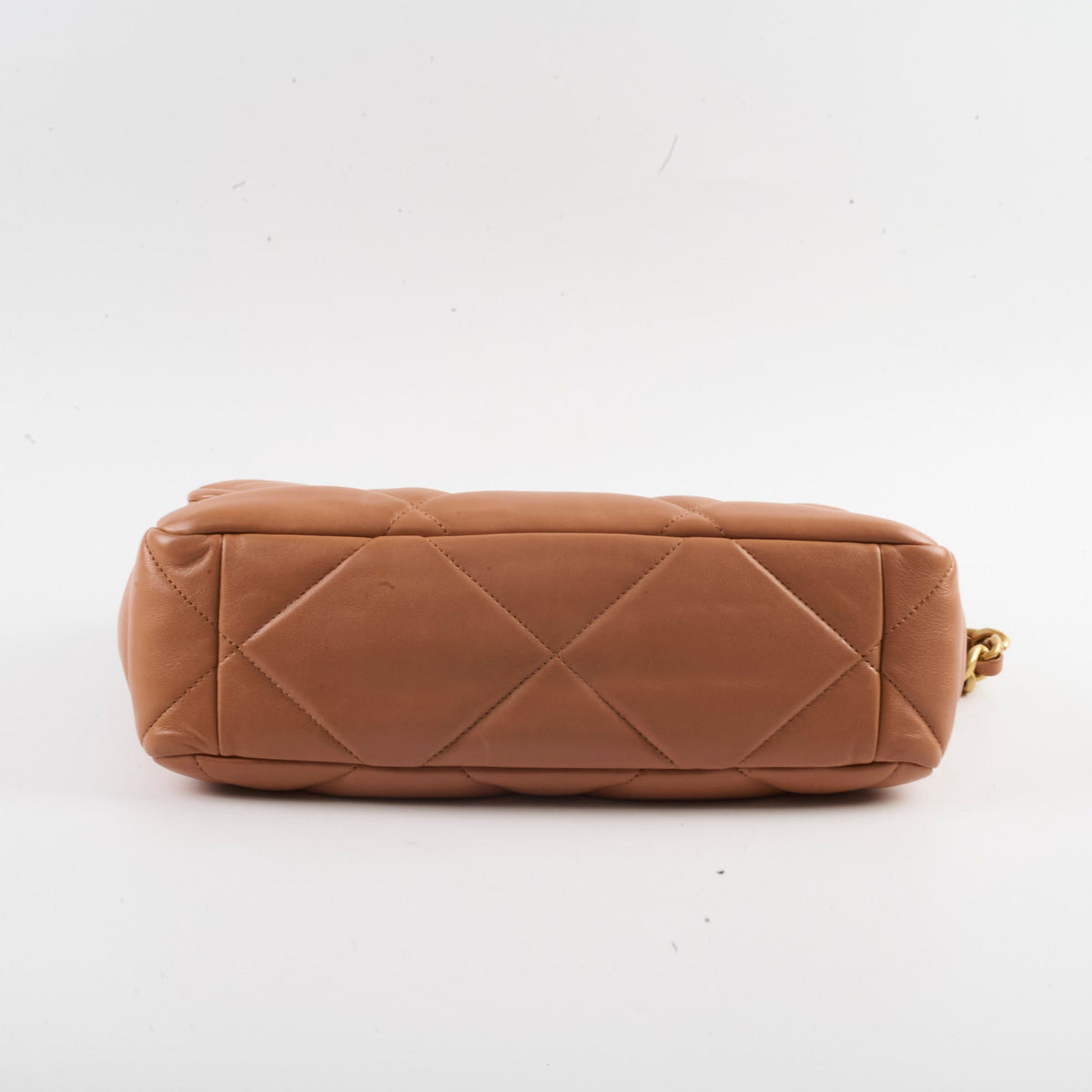 Chanel 19 Bag Medium Caramel Lambskin - photo 4