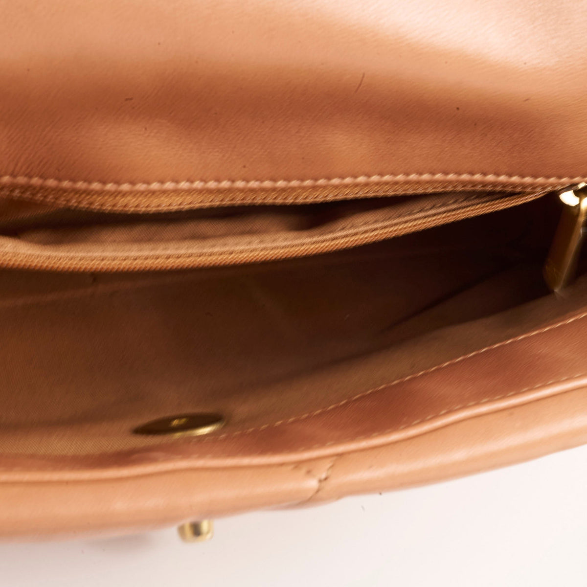 Chanel 19 Bag Medium Caramel Lambskin - photo 6