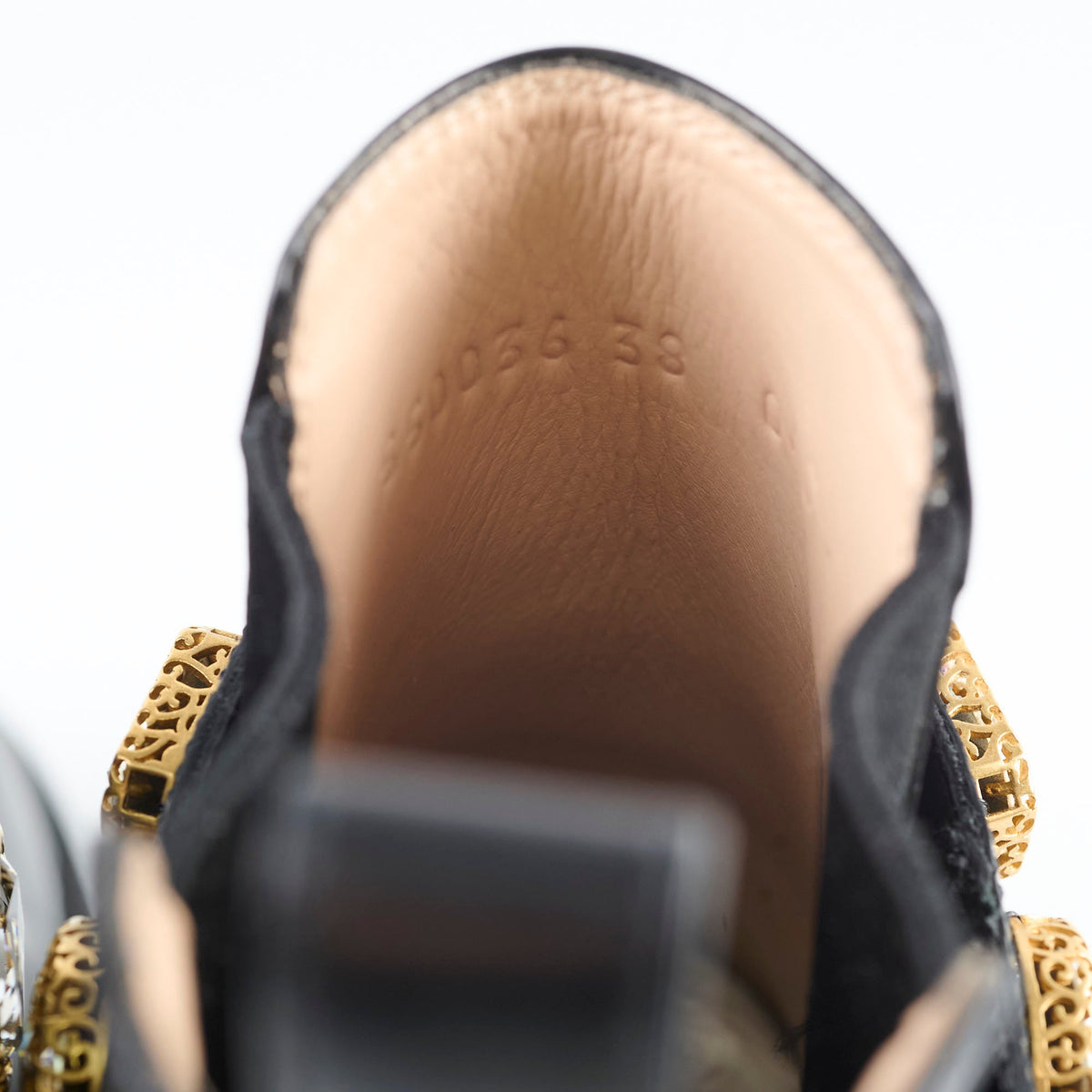 Gucci Ankle Boots with Detatchable Crystal Straps 38 - photo 6