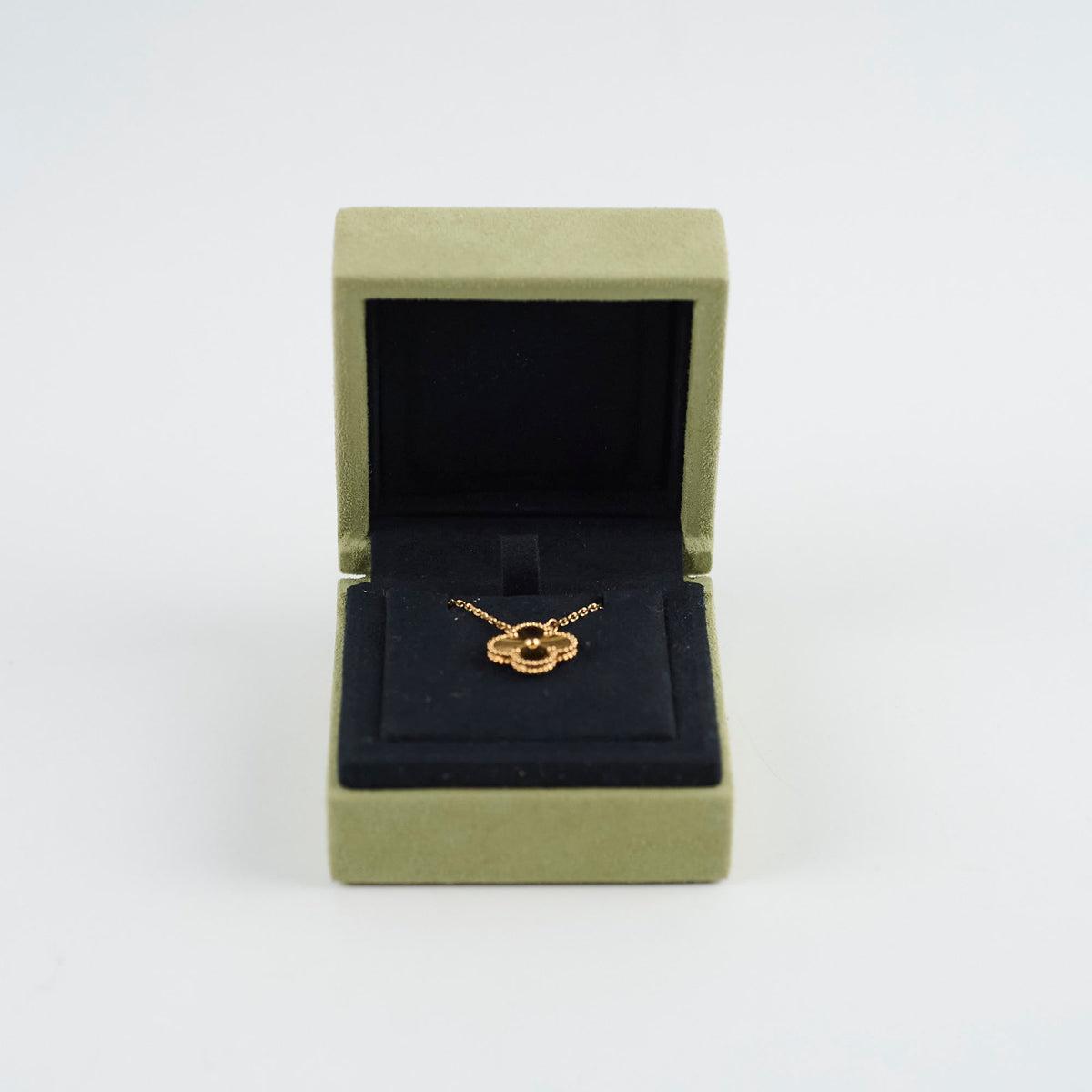 Van Cleef & Arpels Vintage Alhambra Necklace Gold Guilloche 2022 - photo 2