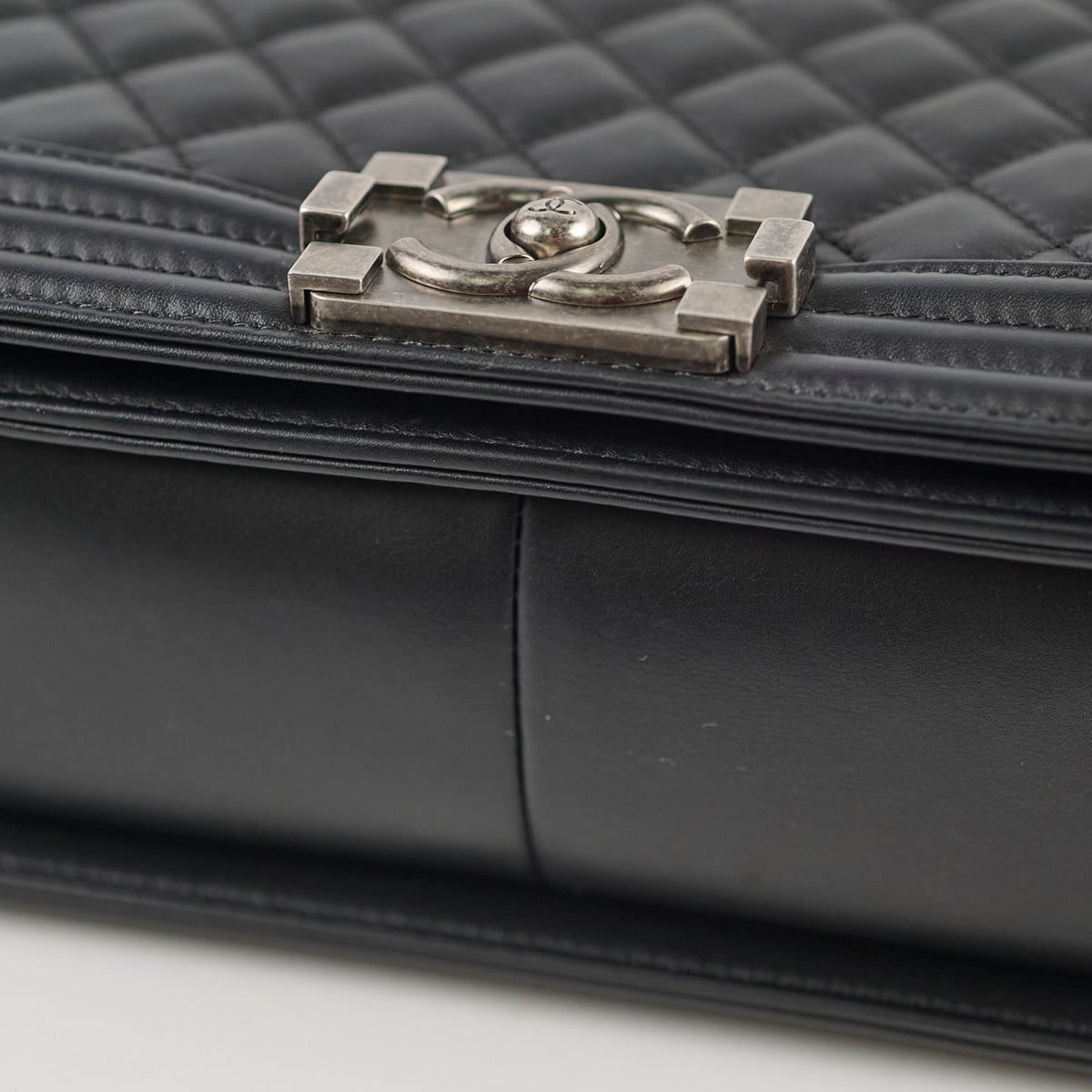 Chanel Old Medium Boy Black Microchipped - photo 9