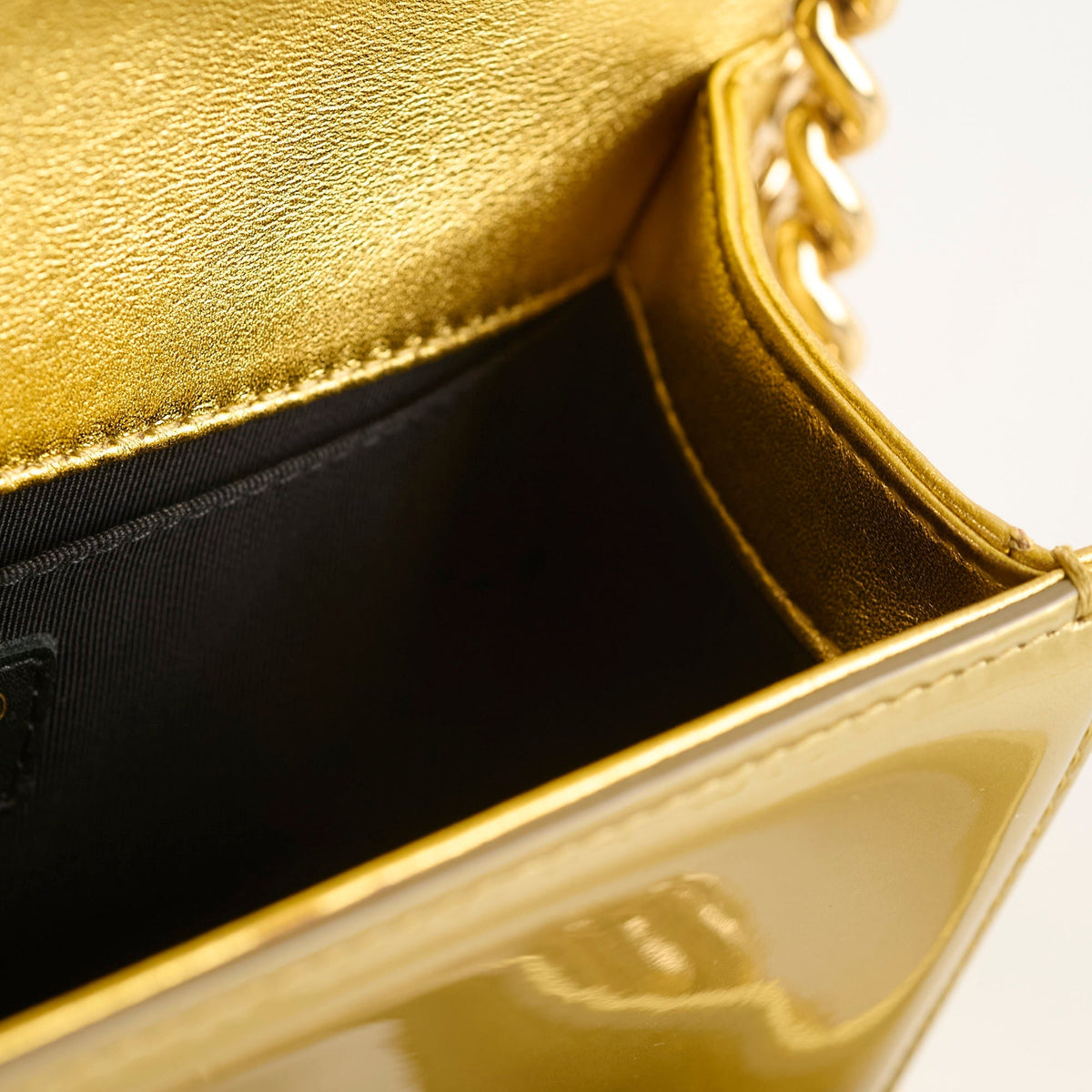 Chanel Small Boy Gold 19 Series - photo 6