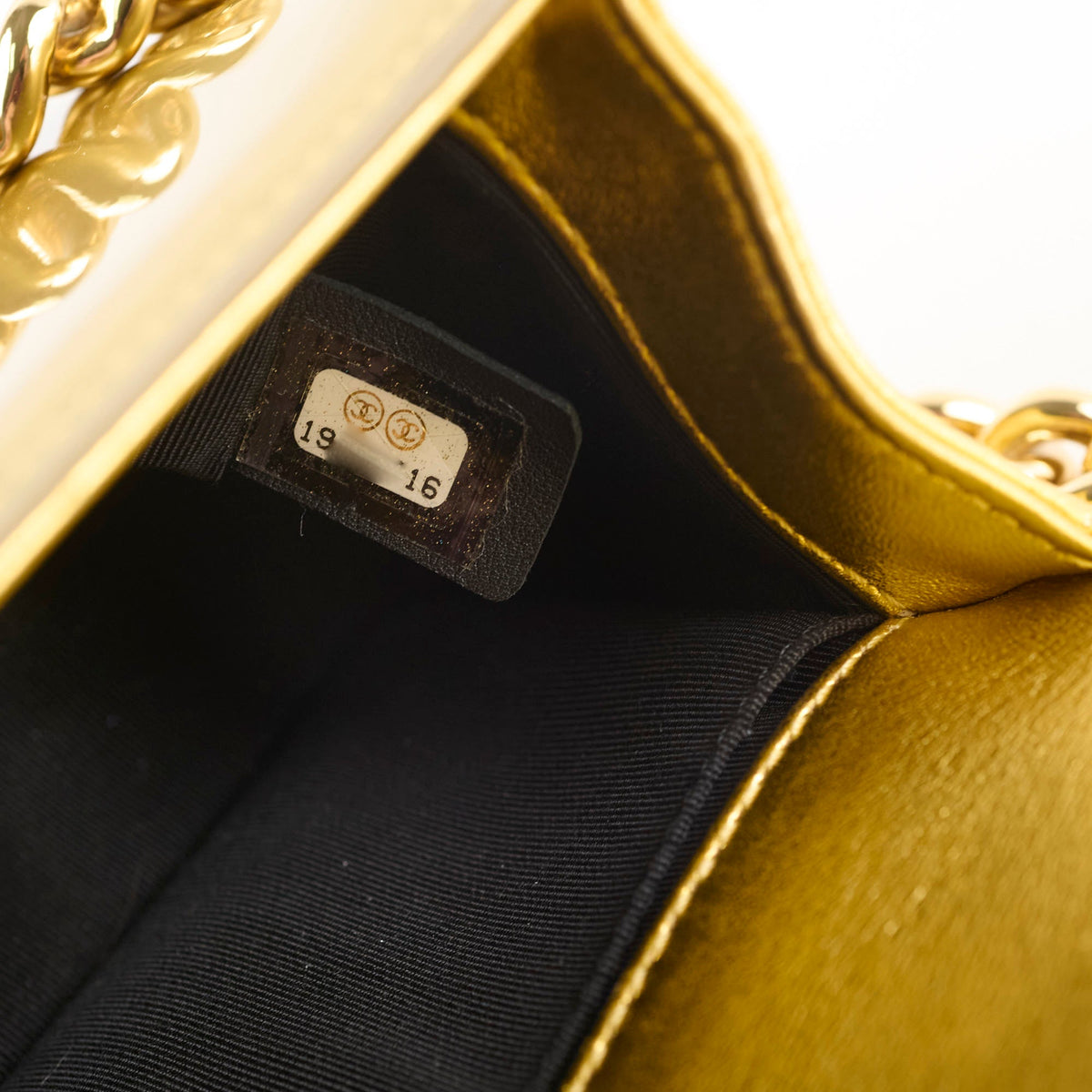 Chanel Small Boy Gold 19 Series - photo 5