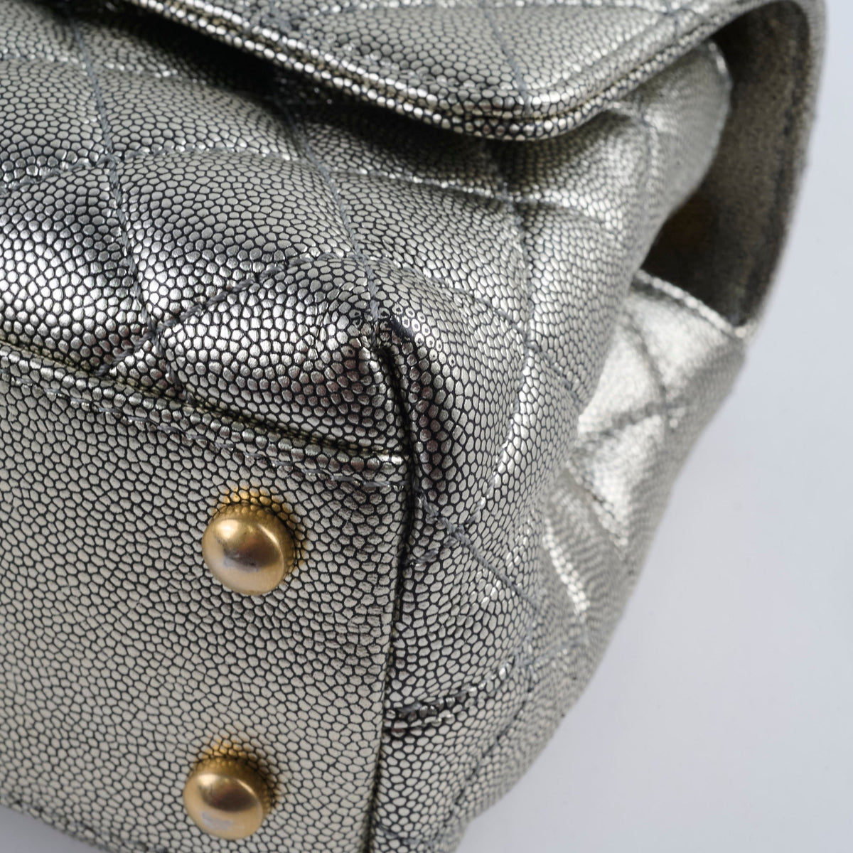 Chanel Small Coco Handle Metallic Silver 28 Series - photo 16