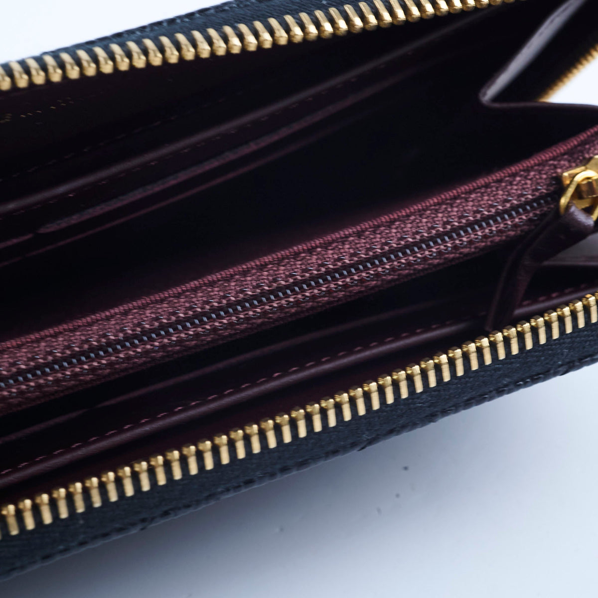 Chanel Zippy Caviar Wallet Black - photo 5