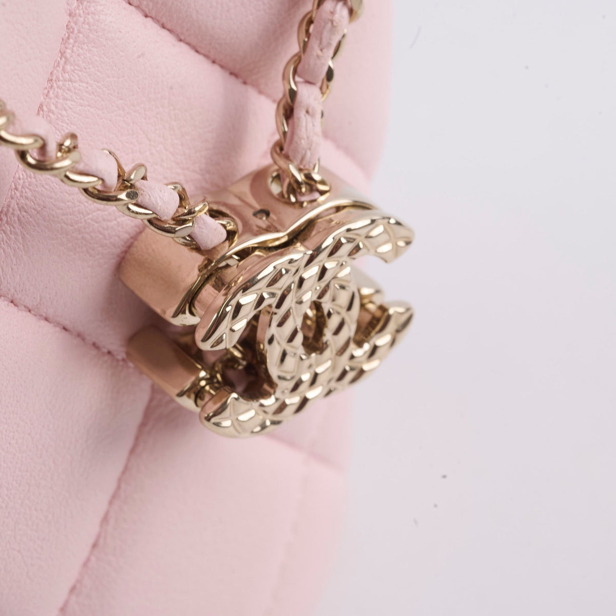 Chanel Micro Drawstring Bucket Bag Light Pink Series 32 - photo 8