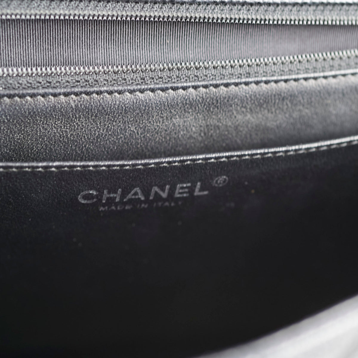 Chanel Caviar Maxi Single Flap Black Series 13 - photo 6