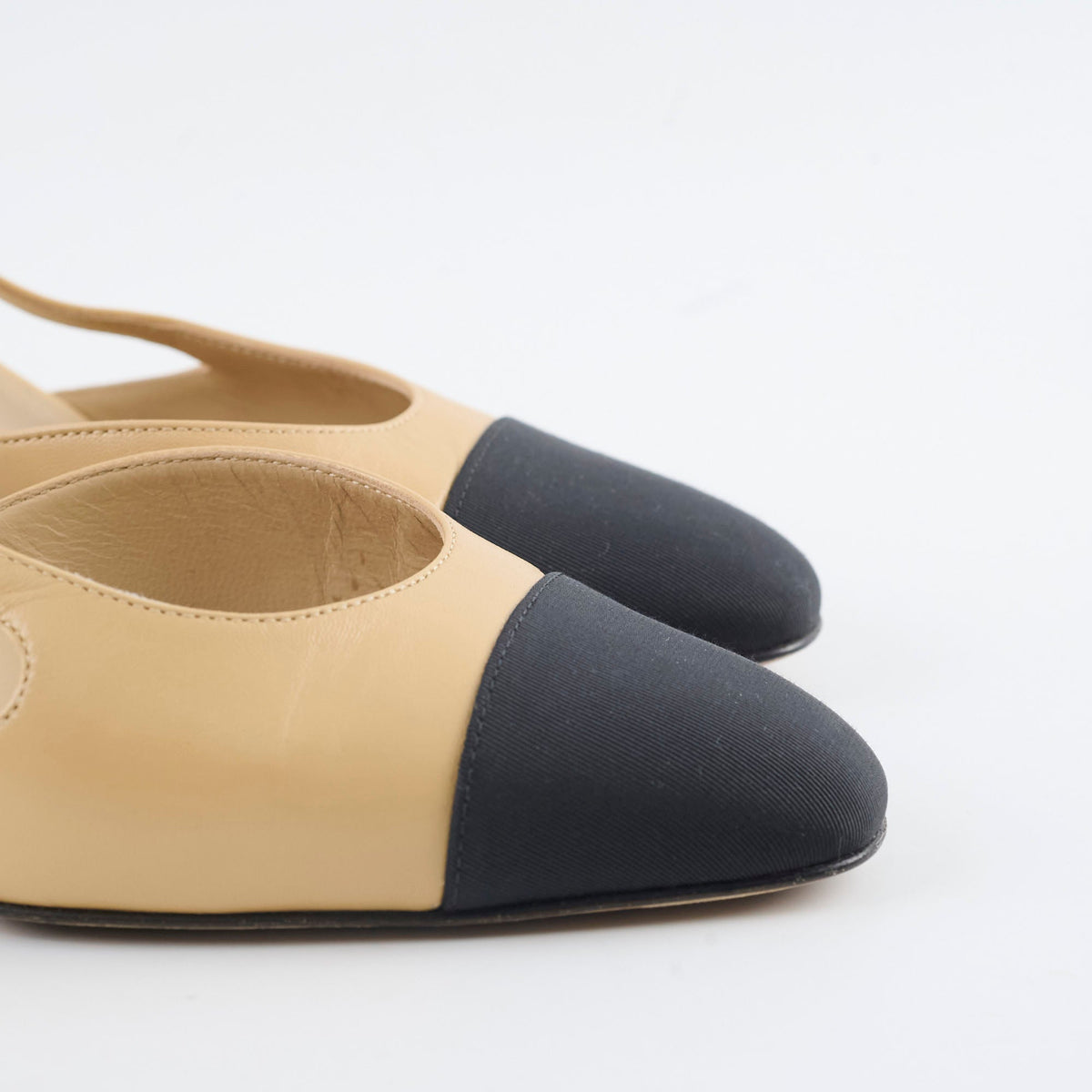 Chanel Pumps Slingbacks Beige Size 37.5 - photo 4