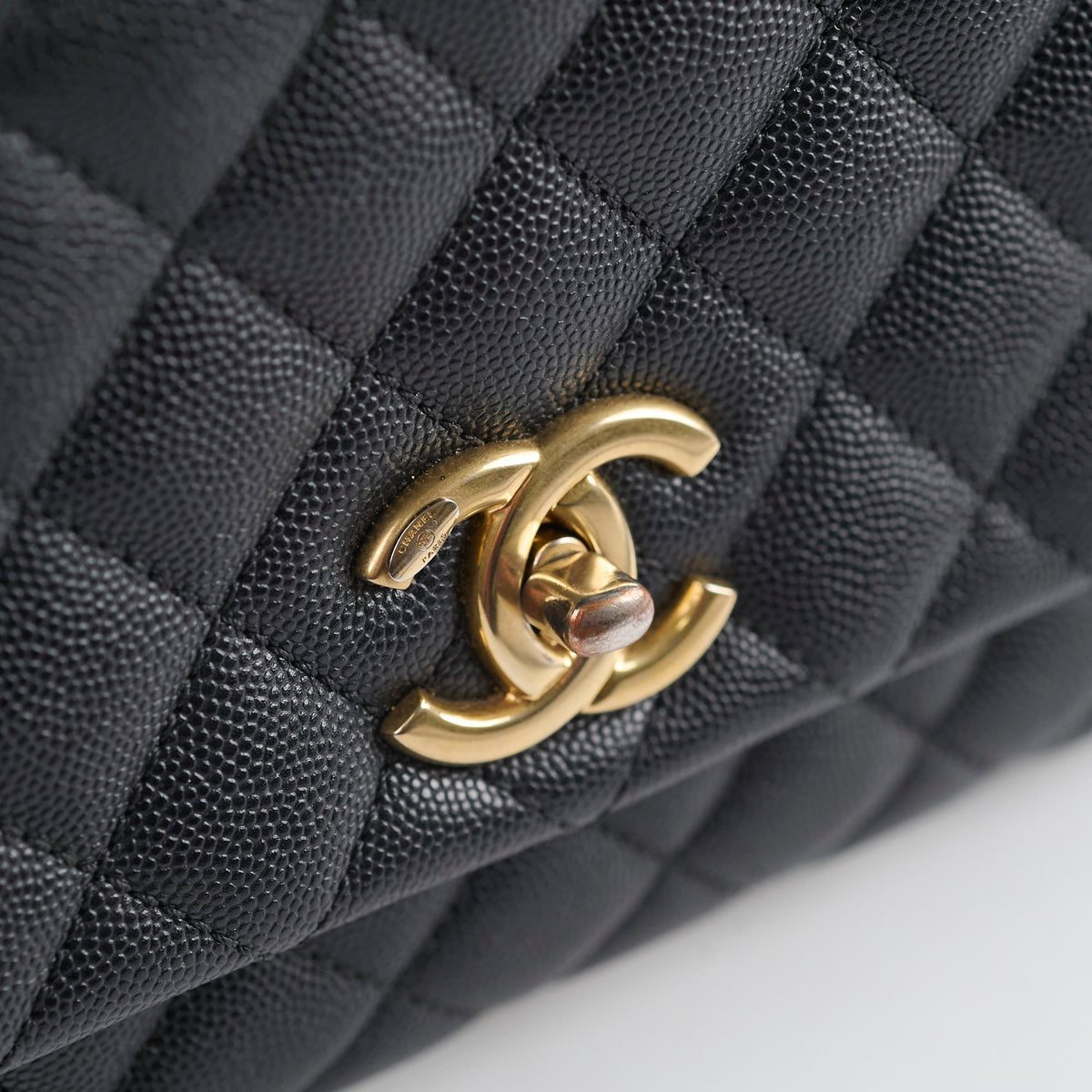 Chanel Medium Coco Handle Black Caviar - photo 17