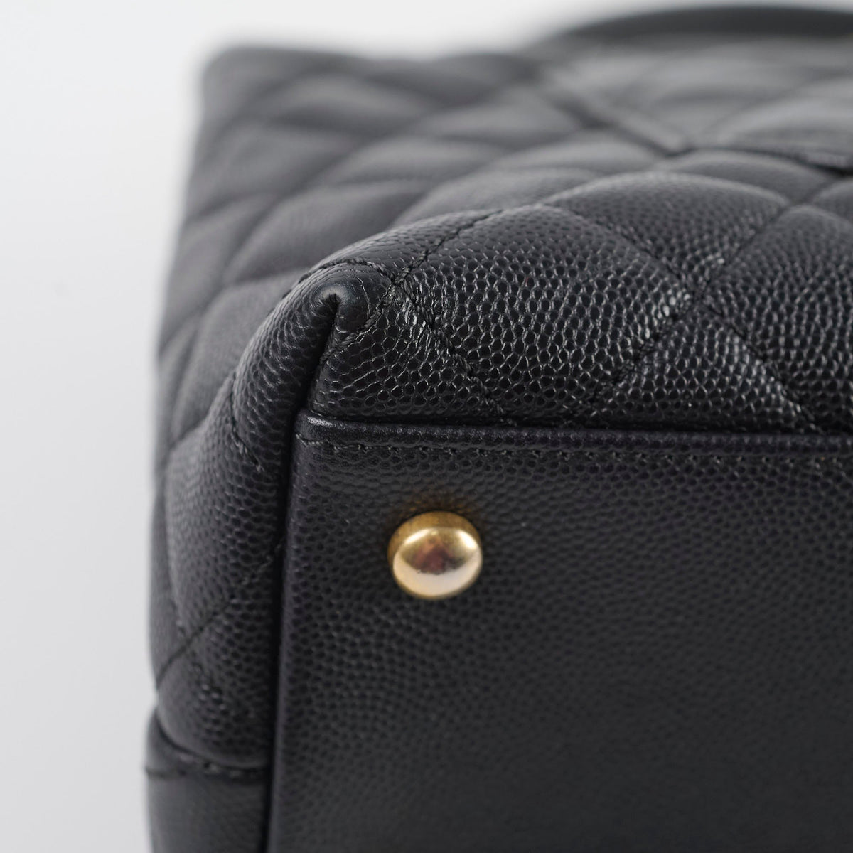 Chanel Medium Coco Handle Black Caviar - photo 13