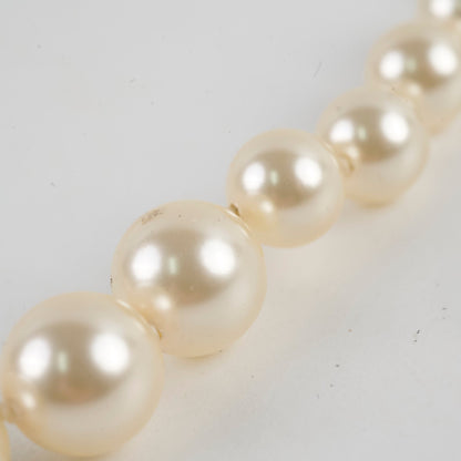 Chanel CC Logo Pearl Necklace - photo 10