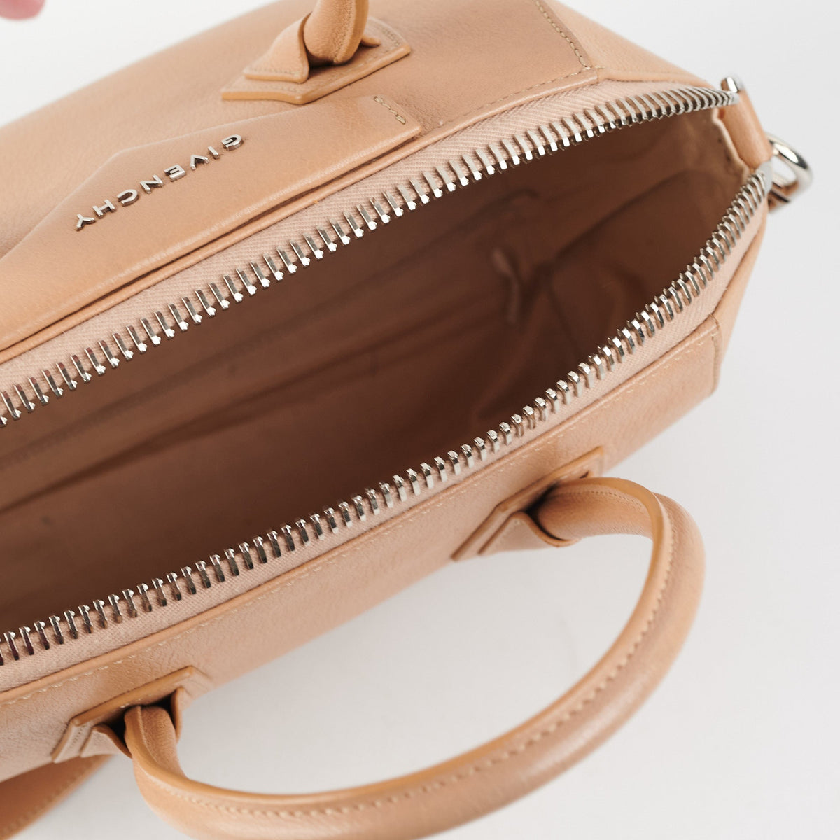 Givenchy Small Antigona Beige - photo 5