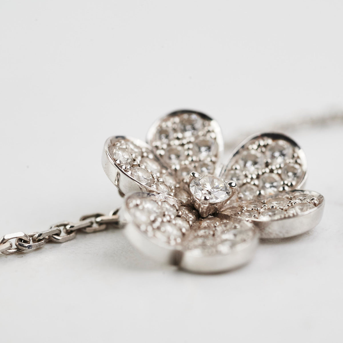 Van Cleef & Arpels Frivole 18k White Gold Diamond Necklace - photo 6