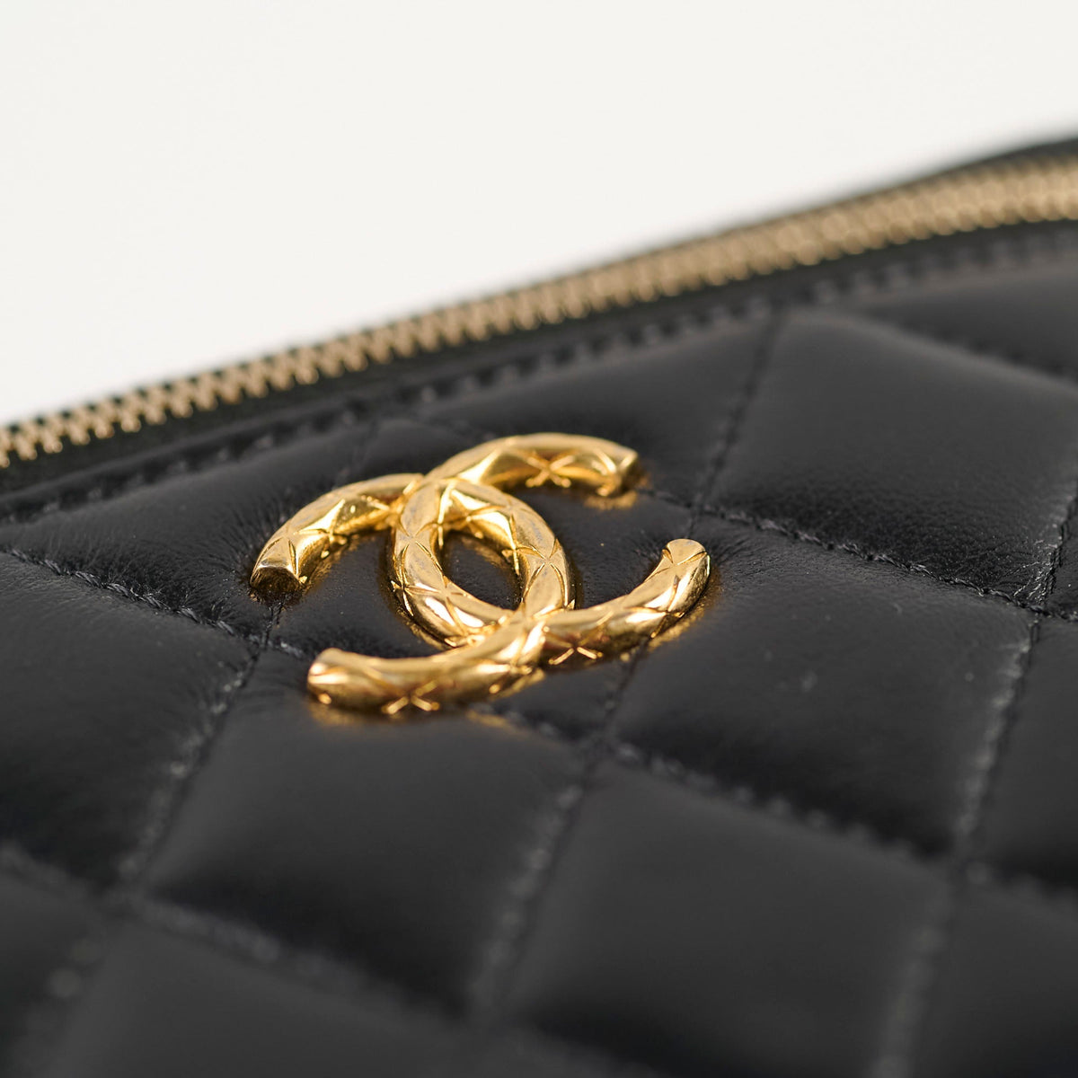 Chanel Vanity with Mirror Crossbody Black Microchipped - photo 10