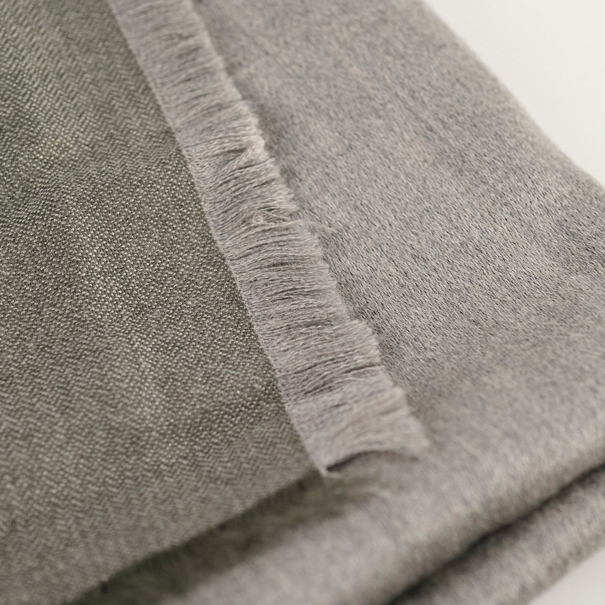 Hermes Grey Shawl 120cm - photo 13