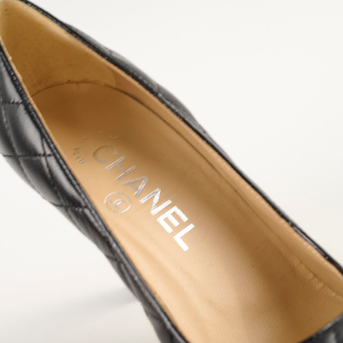 Chanel Leather Quilted Pumps Black Size 37 C - photo 8