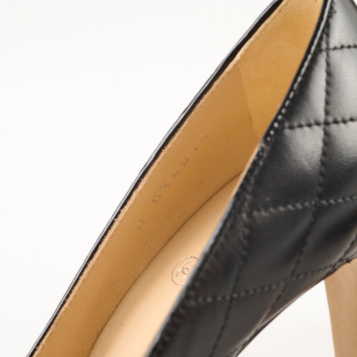 Chanel Leather Quilted Pumps Black Size 37 C - photo 6