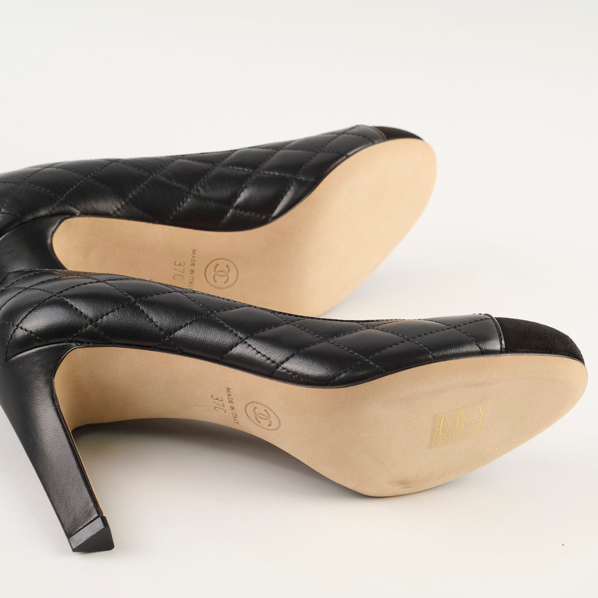 Chanel Leather Quilted Pumps Black Size 37 C - photo 5