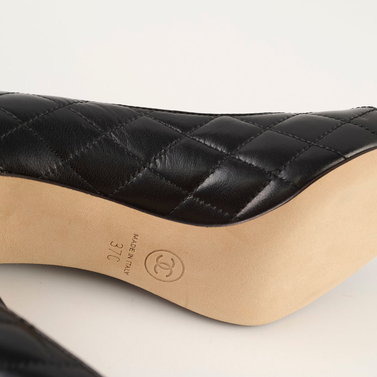 Chanel Leather Quilted Pumps Black Size 37 C - photo 4