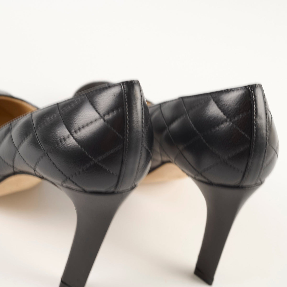 Chanel Leather Quilted Pumps Black Size 37 C - photo 3