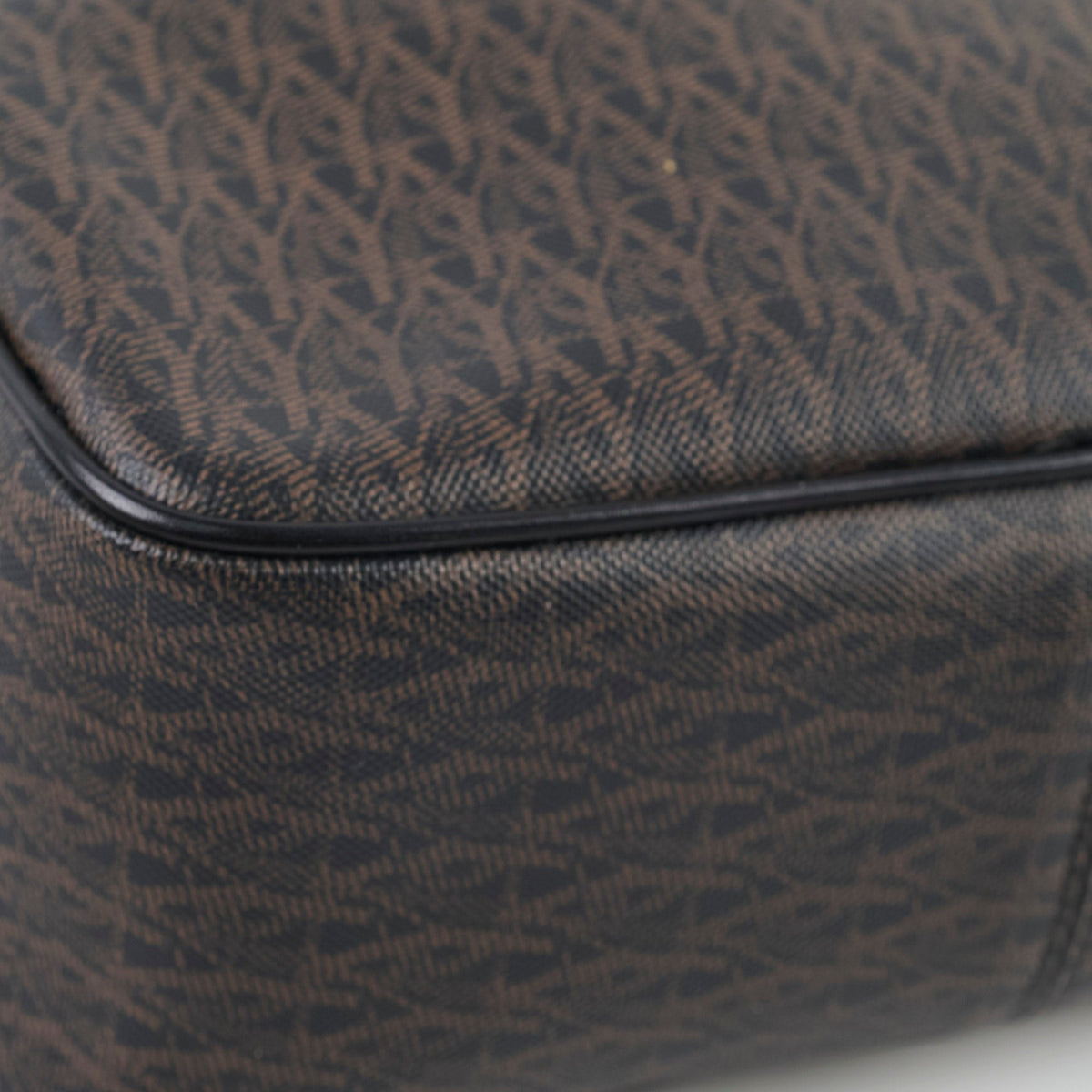 Saint Laurent Toiletry Bag Monogram - photo 10