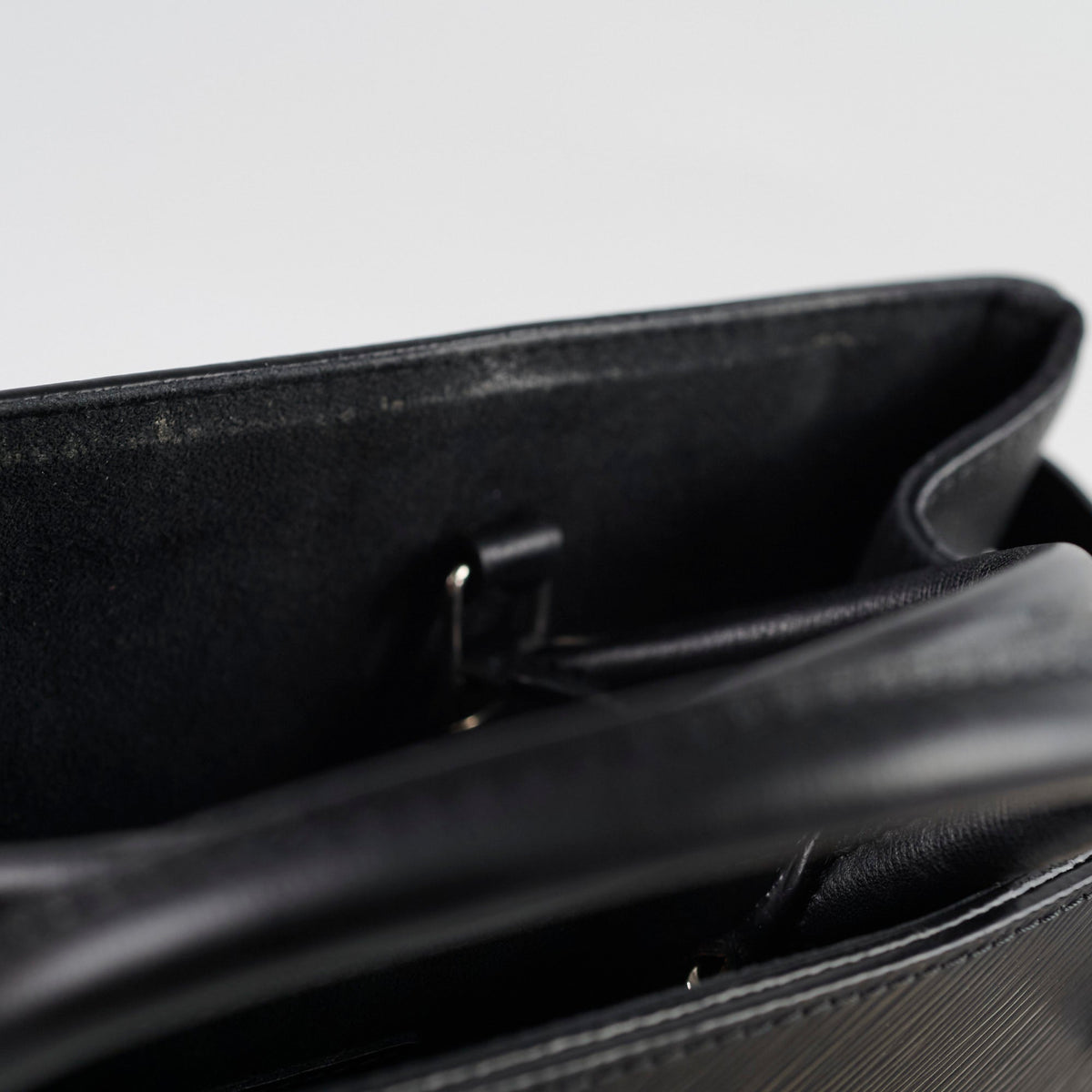 Louis Vuitton Epi Twist Tote Black - photo 6