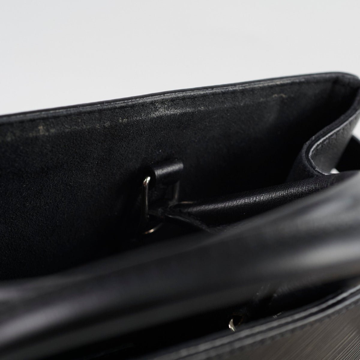 Louis Vuitton Epi Twist Tote Black - photo 5
