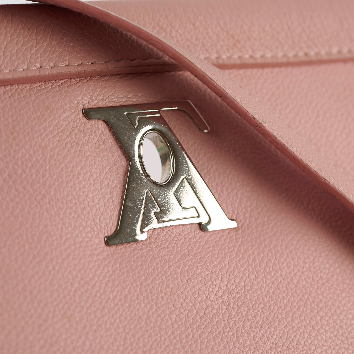 Louis Vuitton Lock Me Light Pink - photo 10