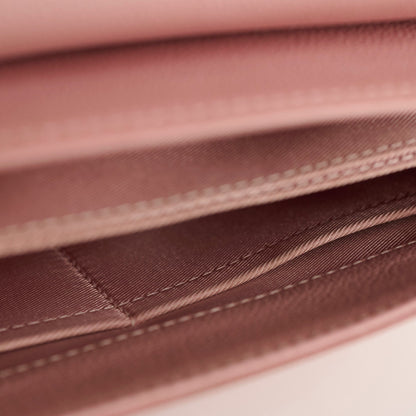 Louis Vuitton Lock Me Light Pink - photo 6
