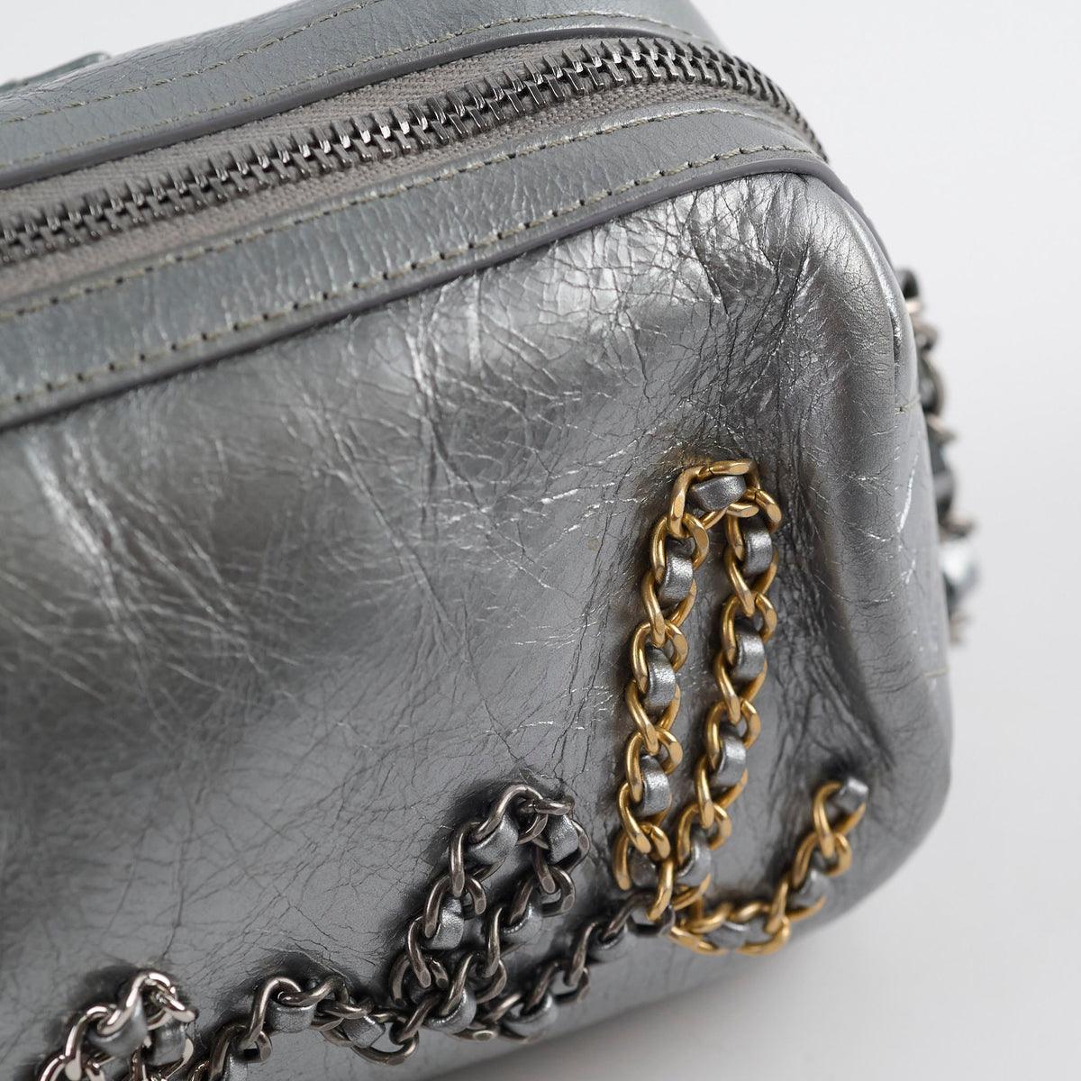 Chanel Signature Bowing Bag Crumpled Metallic Calfskin - photo 12