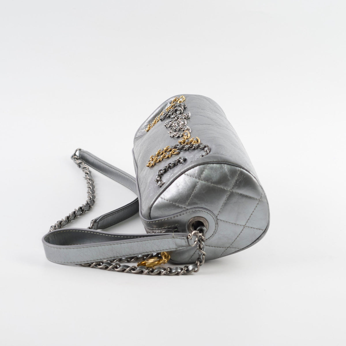 Chanel Signature Bowing Bag Crumpled Metallic Calfskin - photo 3