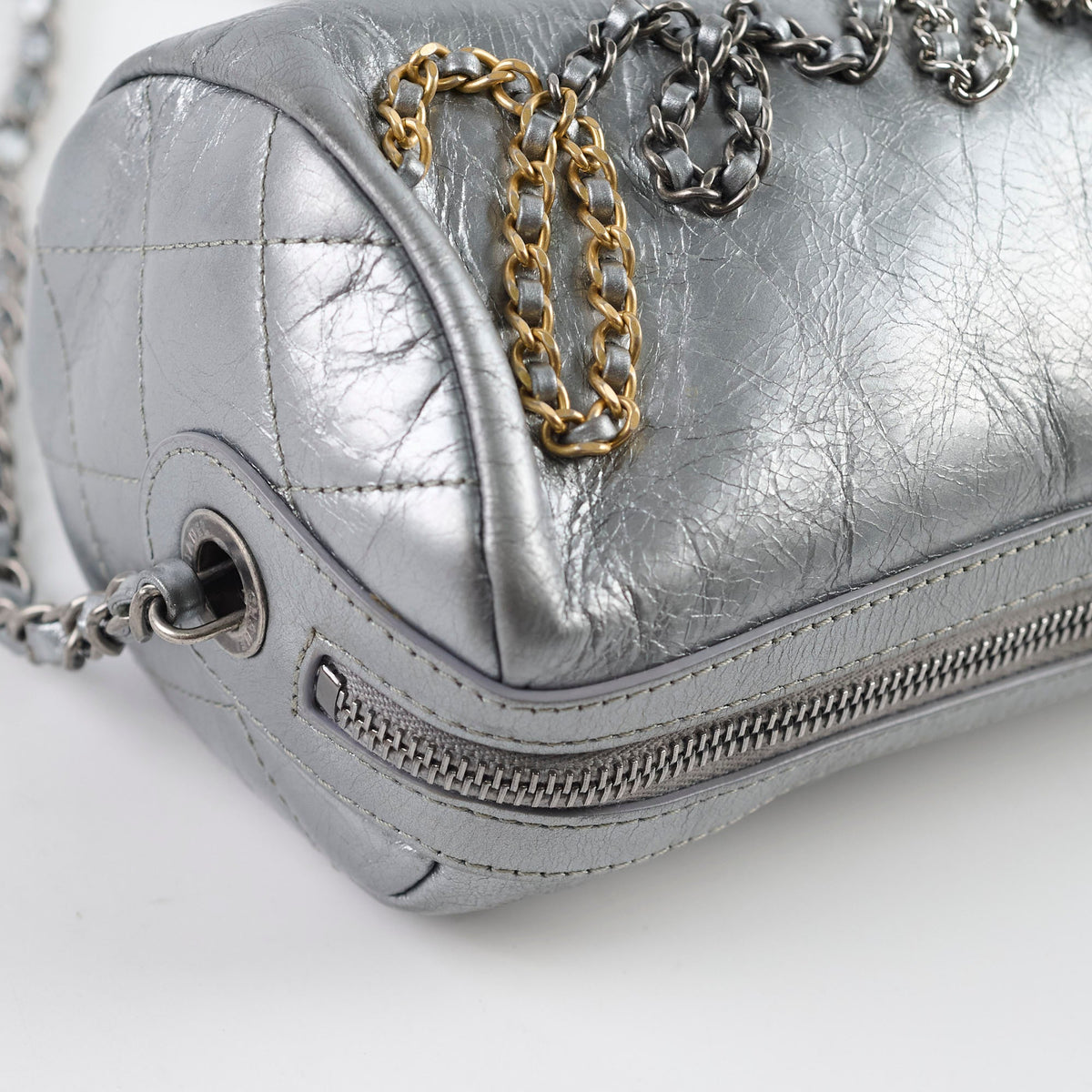 Chanel Signature Bowing Bag Crumpled Metallic Calfskin - photo 9