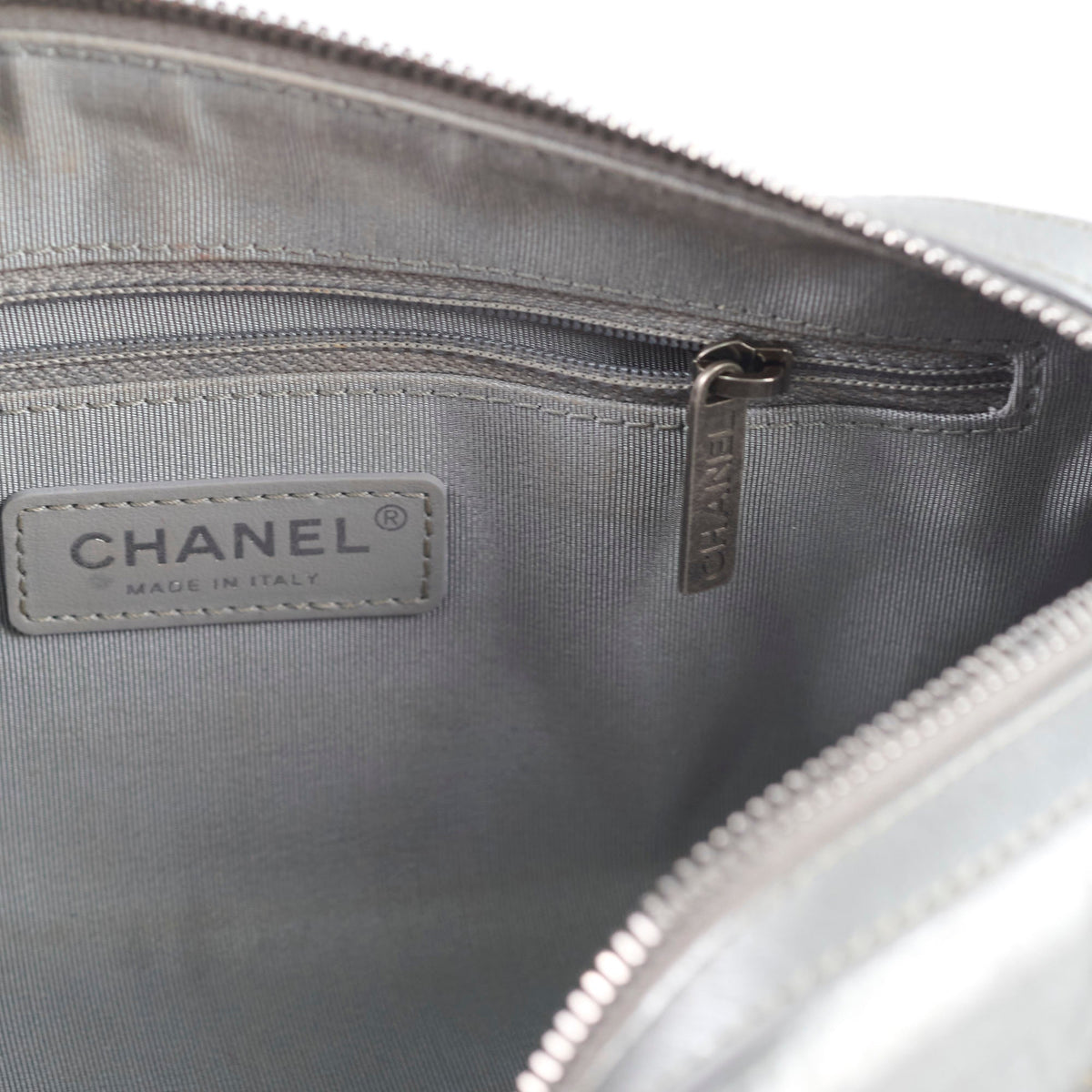 Chanel Signature Bowing Bag Crumpled Metallic Calfskin - photo 6