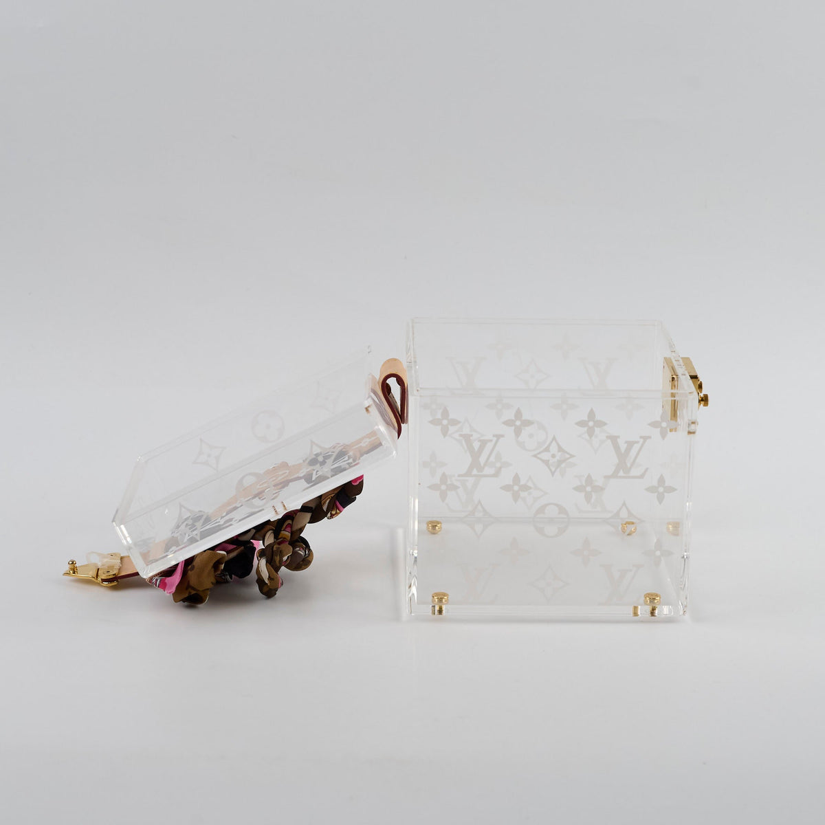 Louis Vuitton Clear Cosmetic Vanity - photo 7