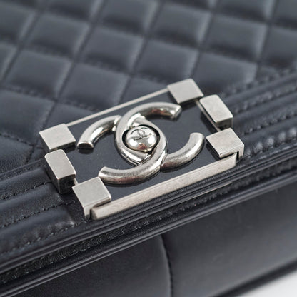 Chanel New Medium Boy Bag Black - photo 15