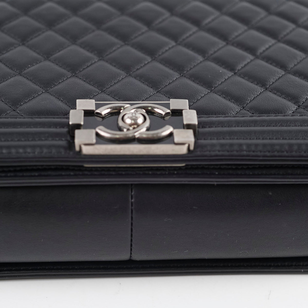 Chanel New Medium Boy Bag Black - photo 13