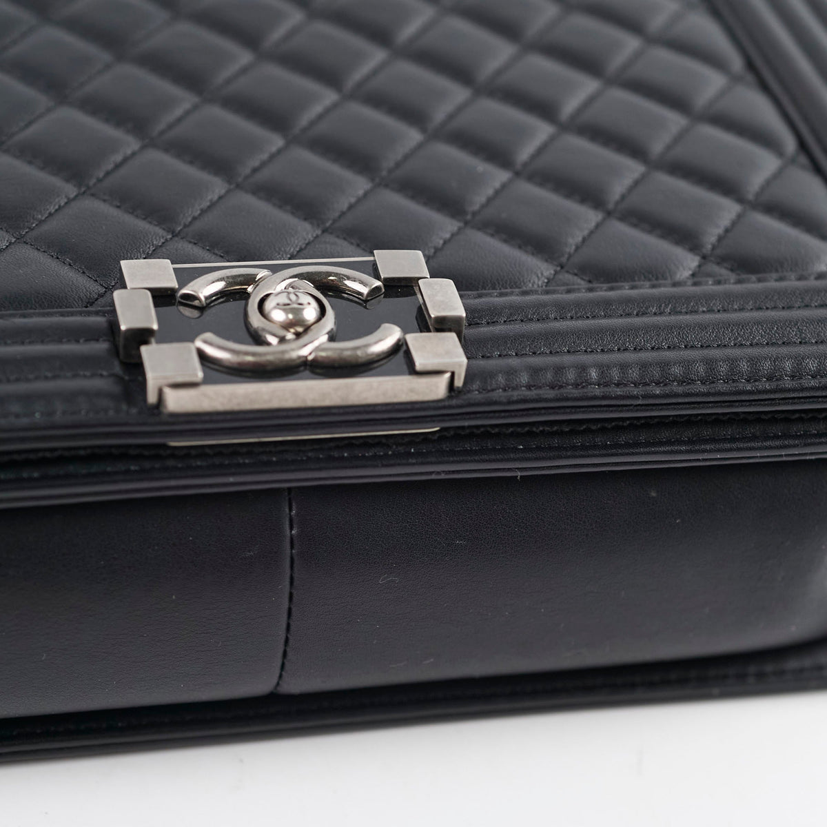 Chanel New Medium Boy Bag Black - photo 12