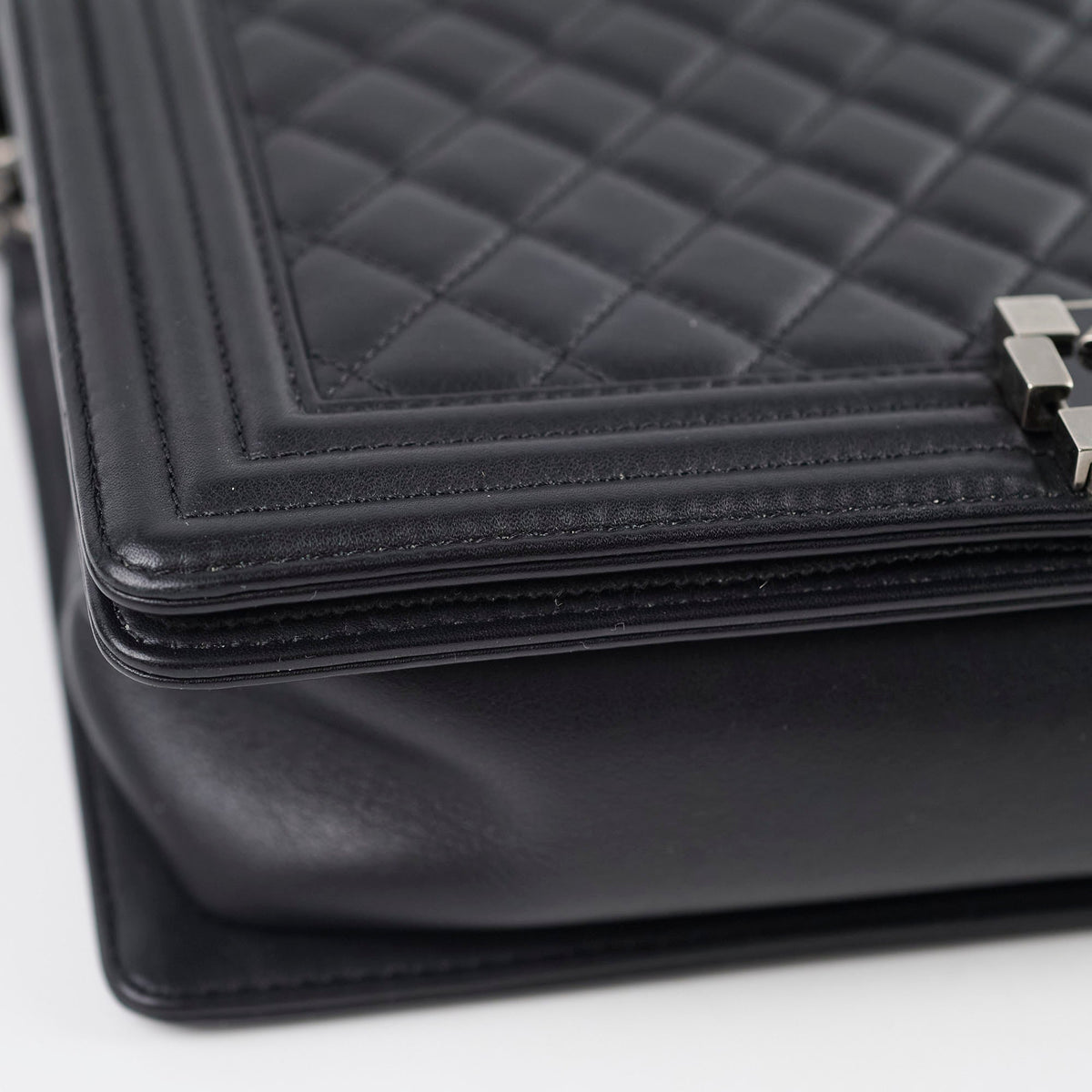 Chanel New Medium Boy Bag Black - photo 11