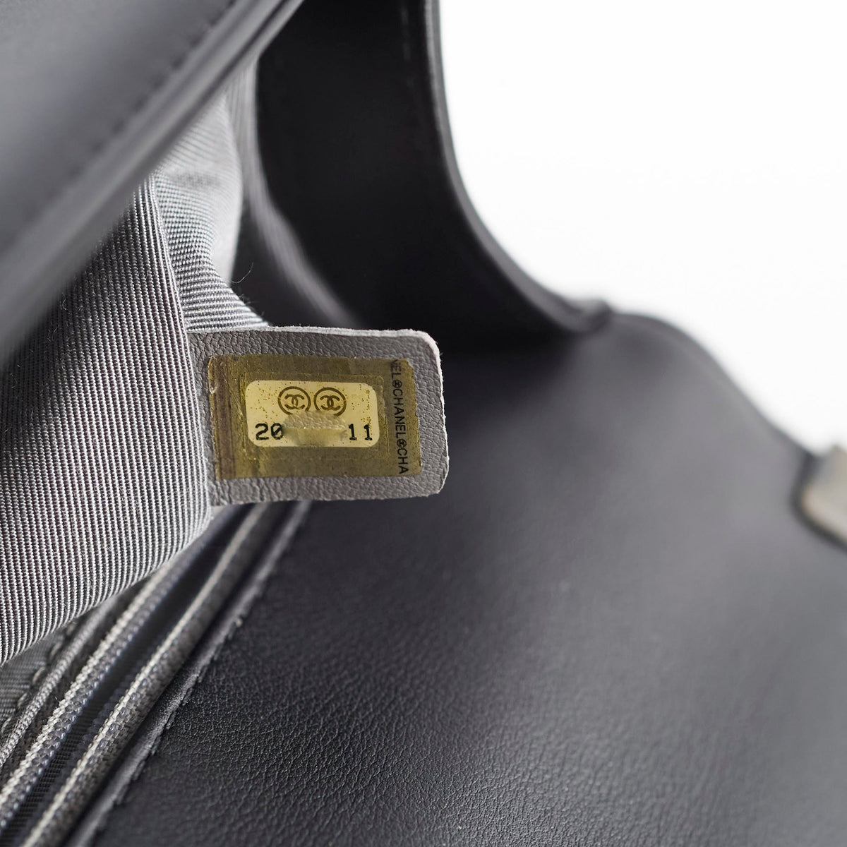 Chanel New Medium Boy Bag Black - photo 5