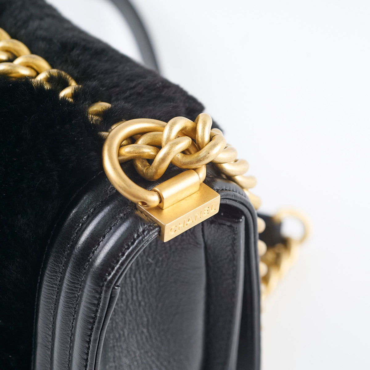 Chanel Boy Black Fur - photo 12