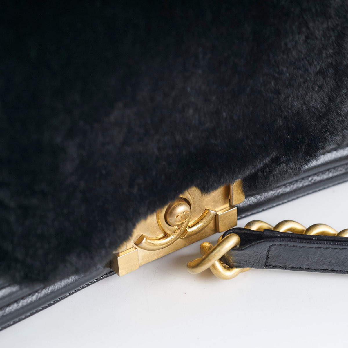 Chanel Boy Black Fur - photo 10