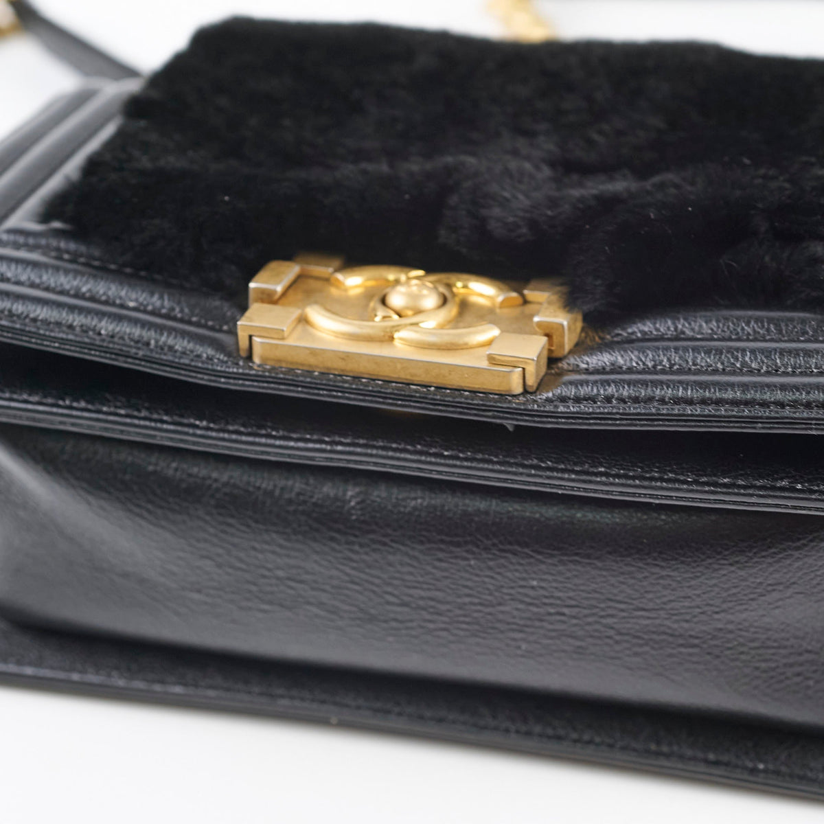 Chanel Boy Black Fur - photo 14