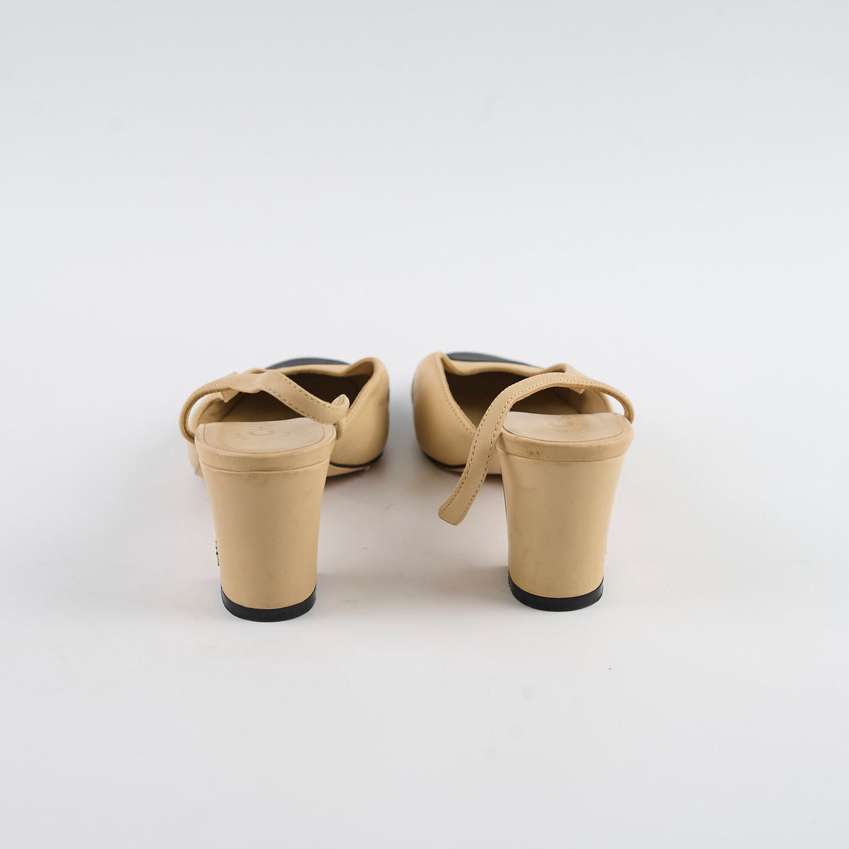Chanel Slingbacks Beige Two Tone size 37 - photo 4