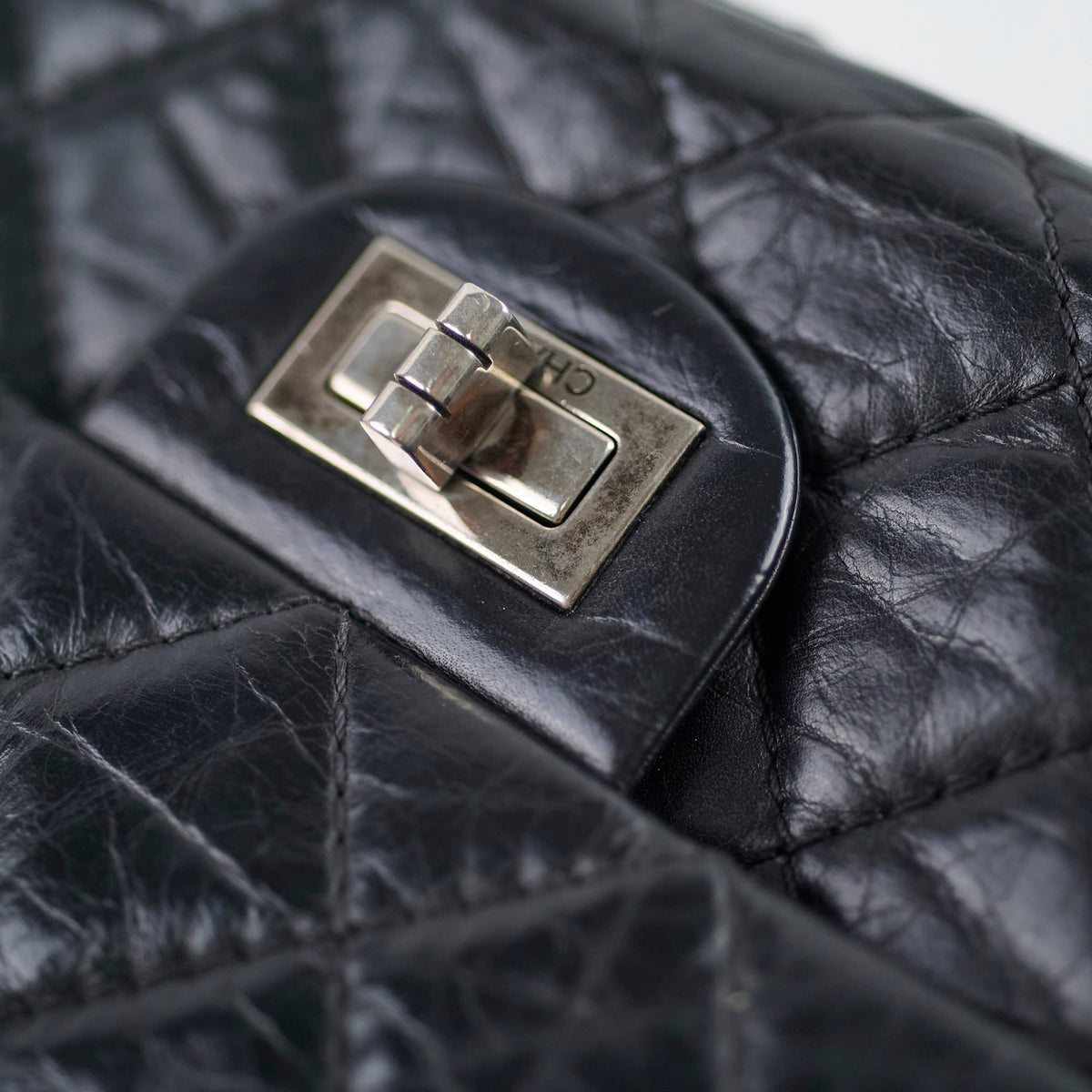 Chanel Reissue 226 Black - photo 22