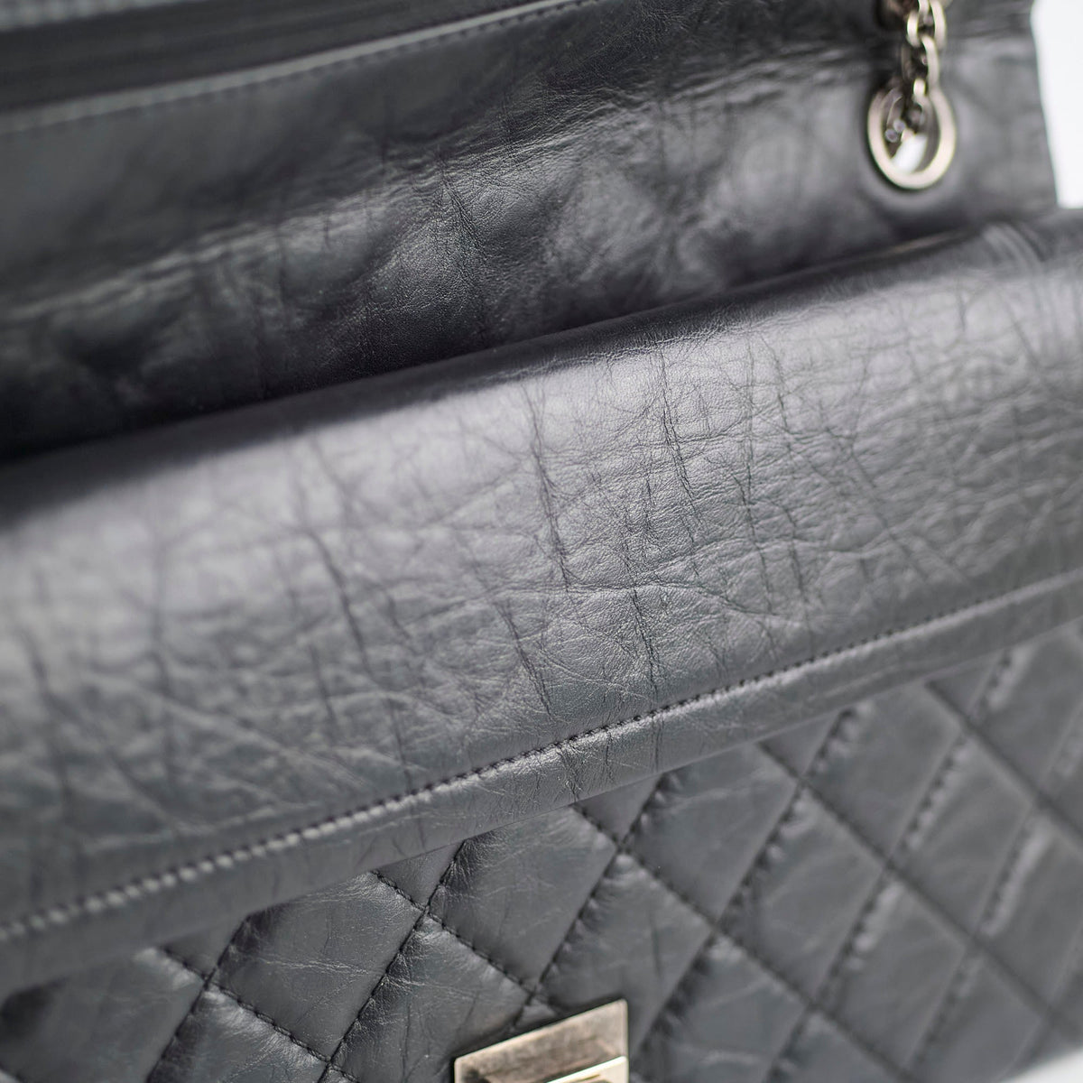 Chanel Reissue 226 Black - photo 15