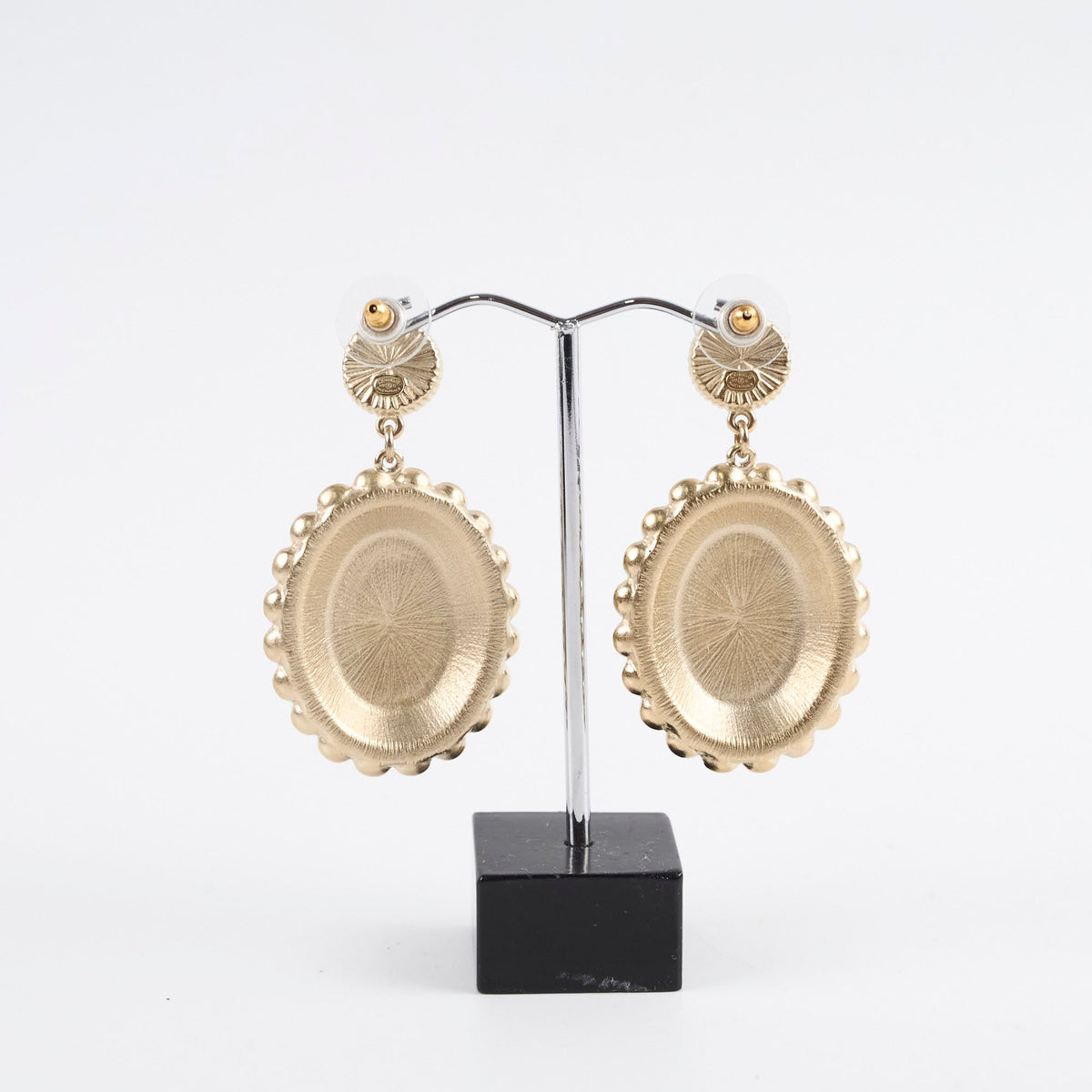 Chanel CC Pearl Oval Earrings (Costume Jewellery) - photo 2